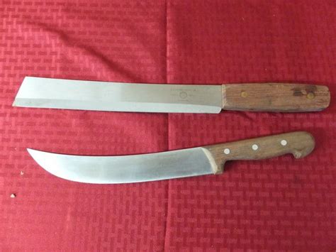 Lot Detail - TWO SHARP VINTAGE R.H. FORSCHNER CO. KNIVES