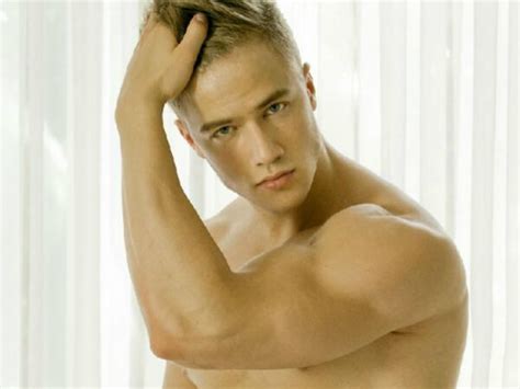 Attila Toth Etereo E Sexy Modello Ungherese Gay It