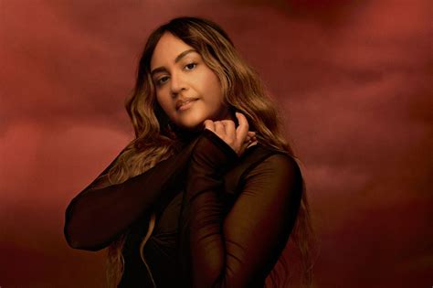 JESSICA MAUBOY Pens Powerful Feature Track NEVER GIVING UP Fifth