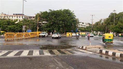 Delhi police allow traffic on some roads as Yamuna level recedes ...