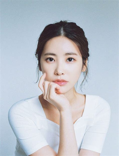 Hot Sexy Ki Hui Hyeon Bikini Pics