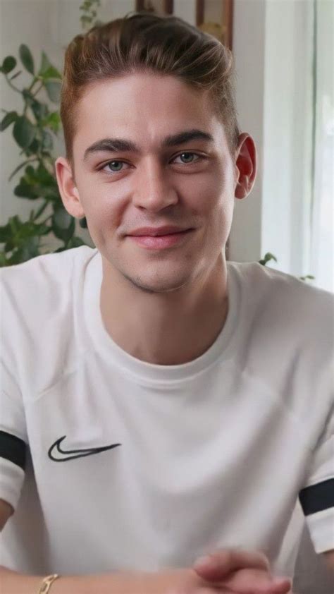 Hero Fiennes Tiffin Lockscreen Artofit