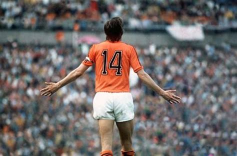 Como A Arte De Cruyff Saiu Dos Campos Para Entrar Na Hist Ria Alambrado