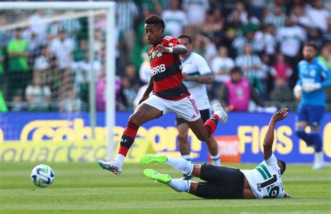 Veja os melhores momentos de Coritiba x Flamengo Brasileirão Gazeta