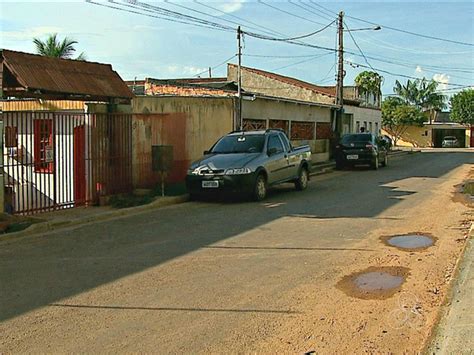 G Moradores Reclamam Que Casas Ficam Alagadas Ap S Rua Ser Asfaltada