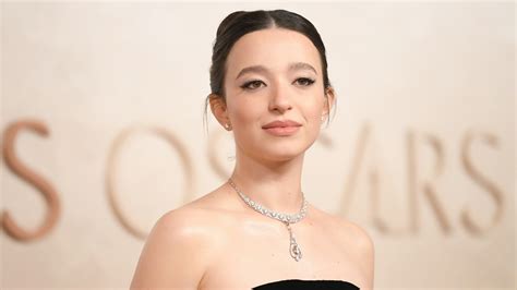 2435d | Mikey Madison, Oscar,., 4K Wallpaper 4K PC