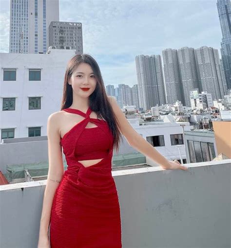 Hot girl dân tộc nổi tiếng 10 năm trước bây giờ ra sao