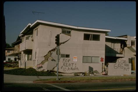 Remembering What The 6.7 Northridge Earthquake Looked Like 29 Years ...