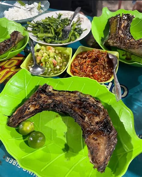 Menjelajahi Wisata Kuliner Malam Di Manado 4 Tempat Makan Seafood Yang