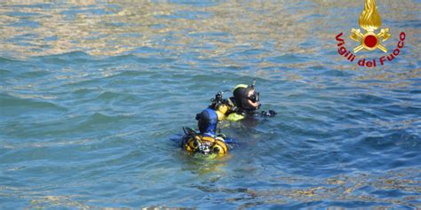 Si Tuffa Nel Fiume Trebbia Per Salvare Il Figlio Annegano Entrambi