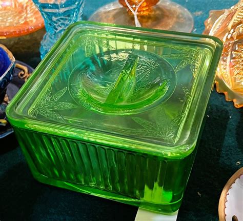 Uranium Green Glass Lidded Square Container