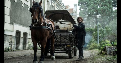 Norman Reedus Erre En France Sur Les Premières Images De The Walking