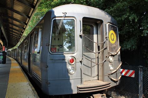 Mta New York City Subway R68a Q Train Around The Horn Flickr