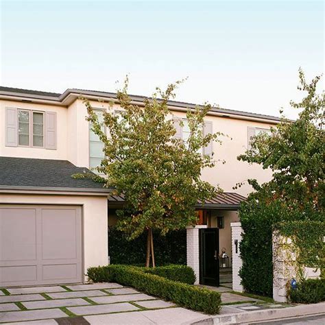 Try These Garage Remodeling Ideas For Impressive Curb Appeal Garage