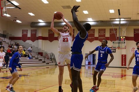 Mens Basketball Falcons Place Five Players In Double Figures In Season