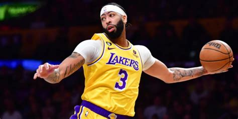 Anthony Davis Signs Three Year 186 Million Extension With Lakers