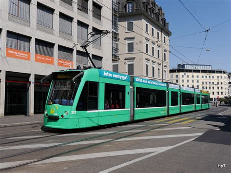 Bvb Tram Be Unterwegs Auf Der Linie Vor Dem Sbb Bahnhof In