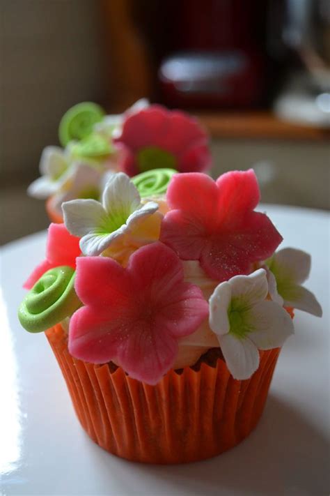 Rosy Cupcakes From By The Cakechaser Summer Cakes