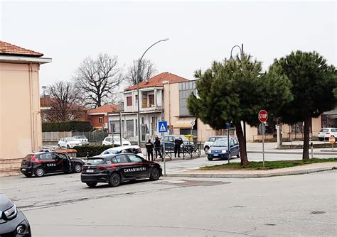 Inseguimento A Leini Auto Di Malviventi Si Schianta Contro Una Vettura