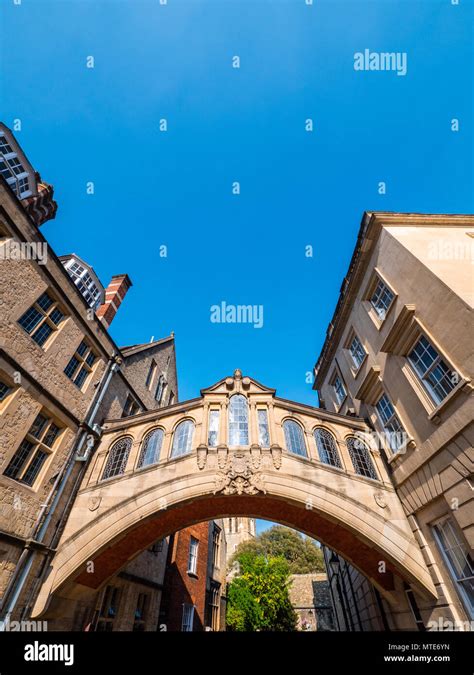 The Bridge Of Sighs Oxford Landmark Hertford College Oxford