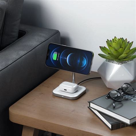 Satechi Magnetic 2 In 1 Wireless Charging Stand Ishop