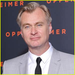 Christopher Nolan Explains Why He Doesnt Send Emails Or Use A