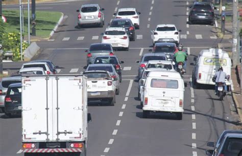 Licenciamento veículos placas final 1 e 2 vence nesta terça feira