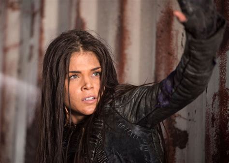 Octavia Blake Marie Avgeropoulos The 100 Show The 100 Poster