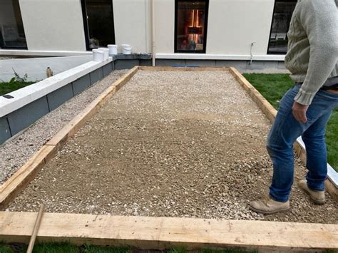 Faire un terrain de pétanque chez soi sans décaissement