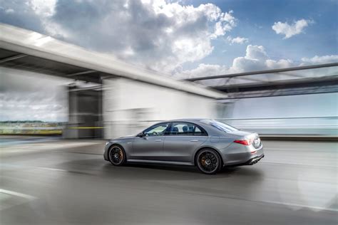 2023 Mercedes-AMG S63 E Performance Tops 1,000 Pound-Feet of Torque - CNET