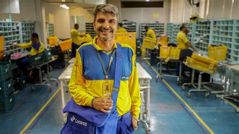 Correios abrem concurso mais de 3 mil vagas e salários de até R 6