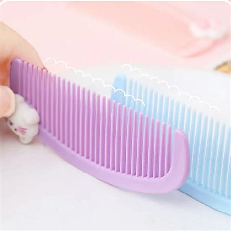 Kawaii Portable Hairdressing Comb Preeti