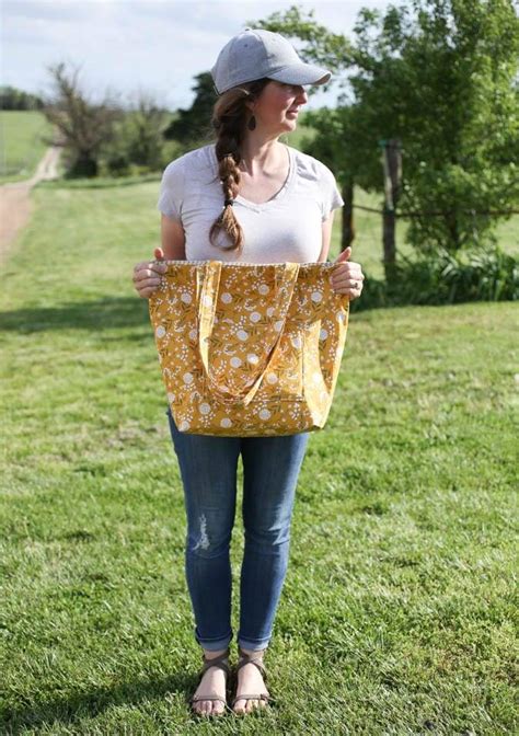 How To Sew A Simple Tote Bag With Flat Bottom And Lining The Everyday