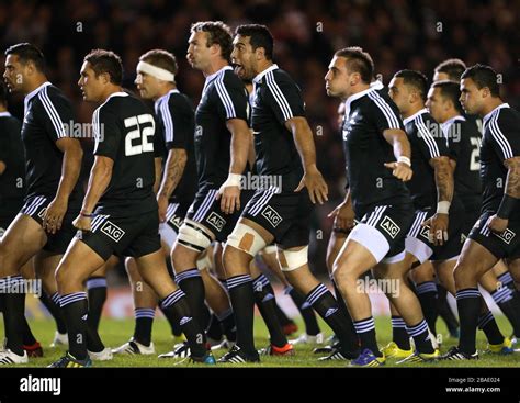 The Maori All Blacks Perform A Haka Before The Game Stock Photo Alamy