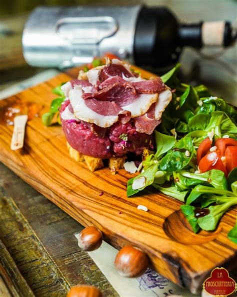 La tartare origini e curiosità su una delle crudités più gustose La