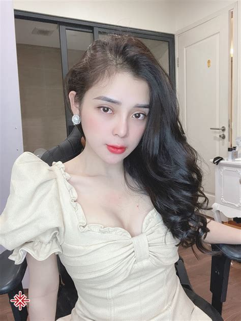 hot girl pham ngoc linh 10 Người Nổi Tiếng