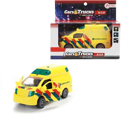 Ambulance Frictie Met Licht En Geluid Cars And Trucks Toi Toys A