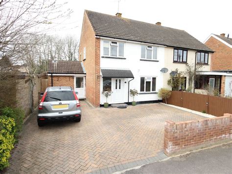 3 Bed Semi Detached House To Rent In Waterloo Crescent Wokingham Rg40