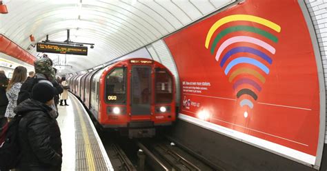 Tfl Is Going To Track The Phones Of London Underground Passengers