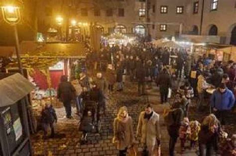 Weihnachtsmarkt am Zeughaus in Augsburg 2023 Infos zu Eröffnung