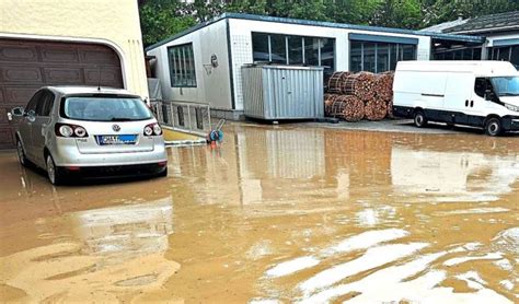 Unwetter setzt Keller im Landkreis Cham unter Wasser und flutet Straßen