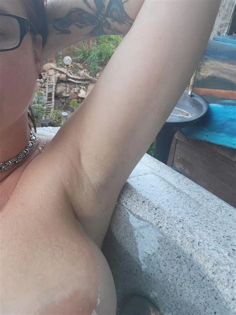 A Quick Soak Nudes Armpitfetish Nude Pics Org