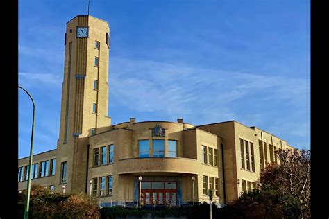 Woluwe St Lambert Town hall | Admirable Facades - Admirables Facades