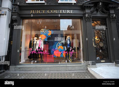 Boutique shop exterior hi-res stock photography and images - Alamy