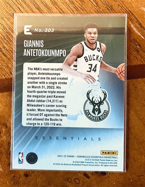 Panini Chronicles Essentials Pink Giannis Antetokounmpo