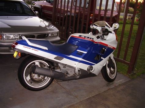 1989 Honda CBR 1000 Scruffy Shannons Club