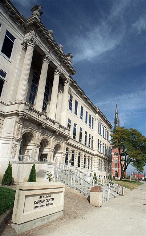 Anthis Career Center: Fort Wayne, IN: Grinsfelder Associates Architects