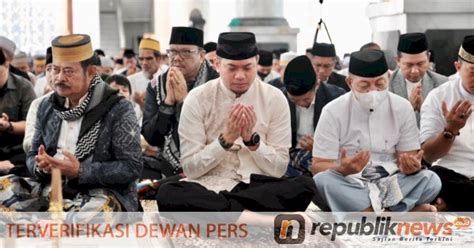 Salat Bersama Masyarakat Bupati Gowa Makna Idul Fitri Adalah Silaturahmi