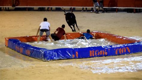 Taureau Piscine 11 juillet 2016 Alès YouTube