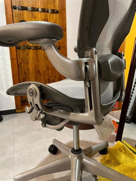 Herman Miller Aeron Size B 傢俬＆家居 傢俬 椅子 Carousell